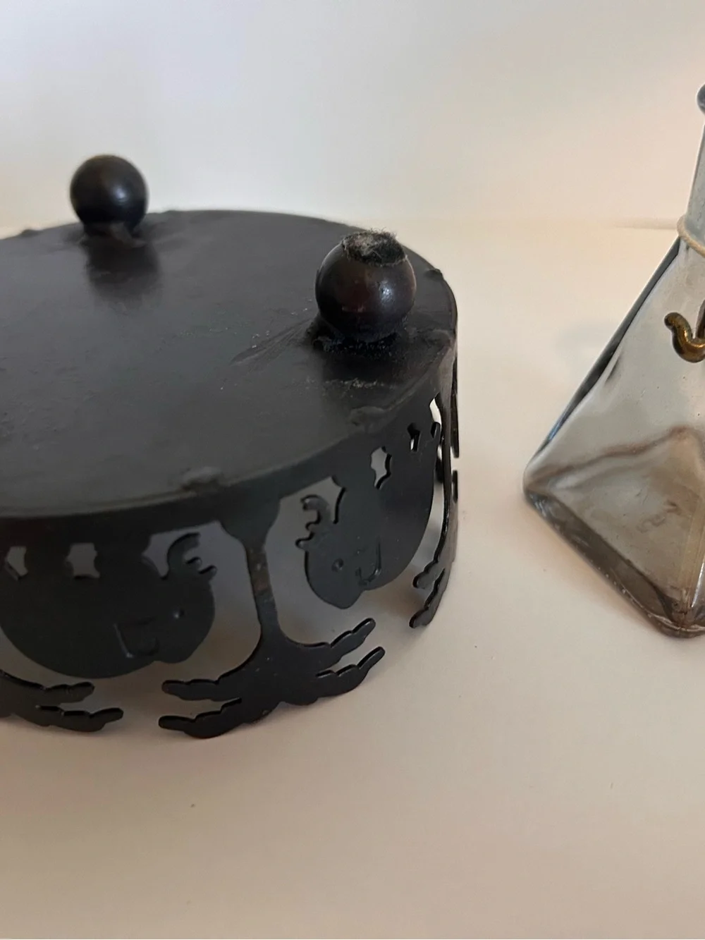 BrassElephant-Themed Glass curet/ diffuser Set with Metal Holder